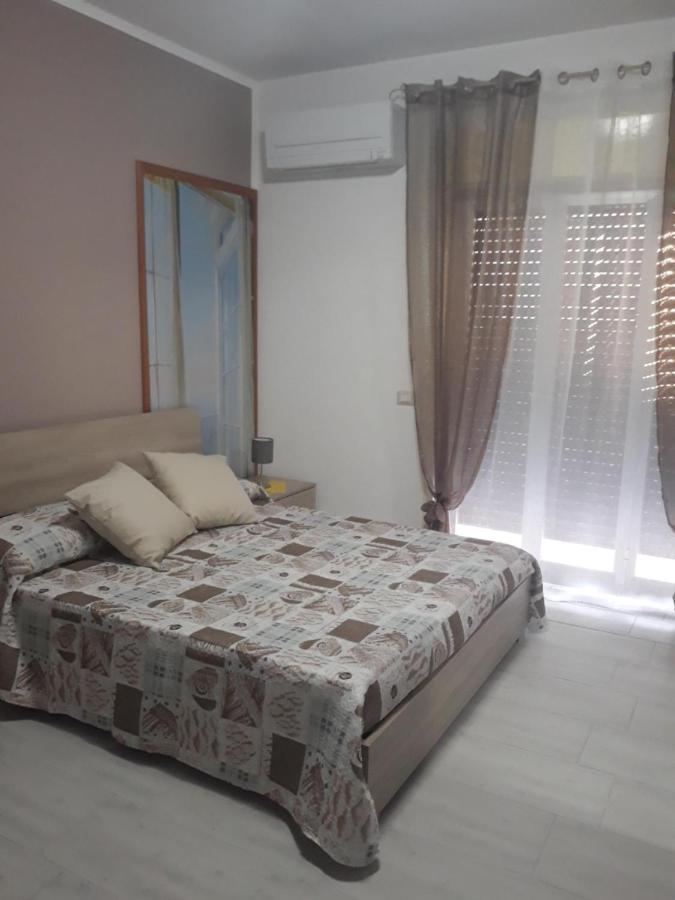 Holiday House Marlin Villa Giardini Naxos Bagian luar foto