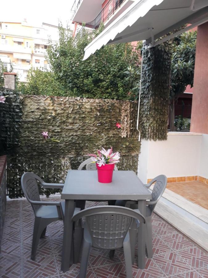 Holiday House Marlin Giardini Naxos Bagian luar foto