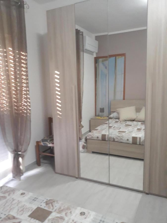 Holiday House Marlin Giardini Naxos Bagian luar foto