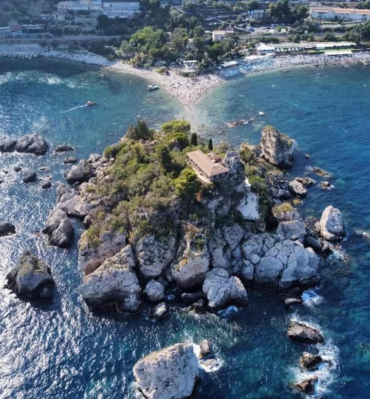 Holiday House Marlin Giardini Naxos Bagian luar foto