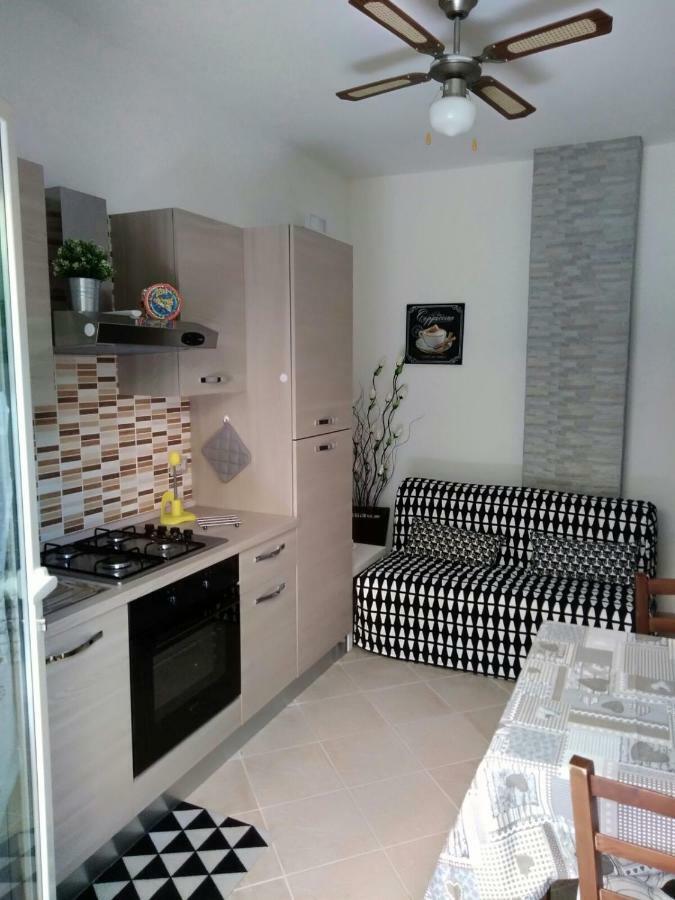 Holiday House Marlin Giardini Naxos Bagian luar foto